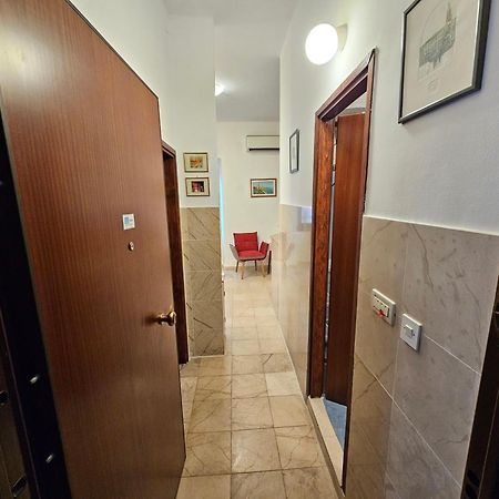 Center Room D16 In The Ancient Roman Palace Split Bagian luar foto