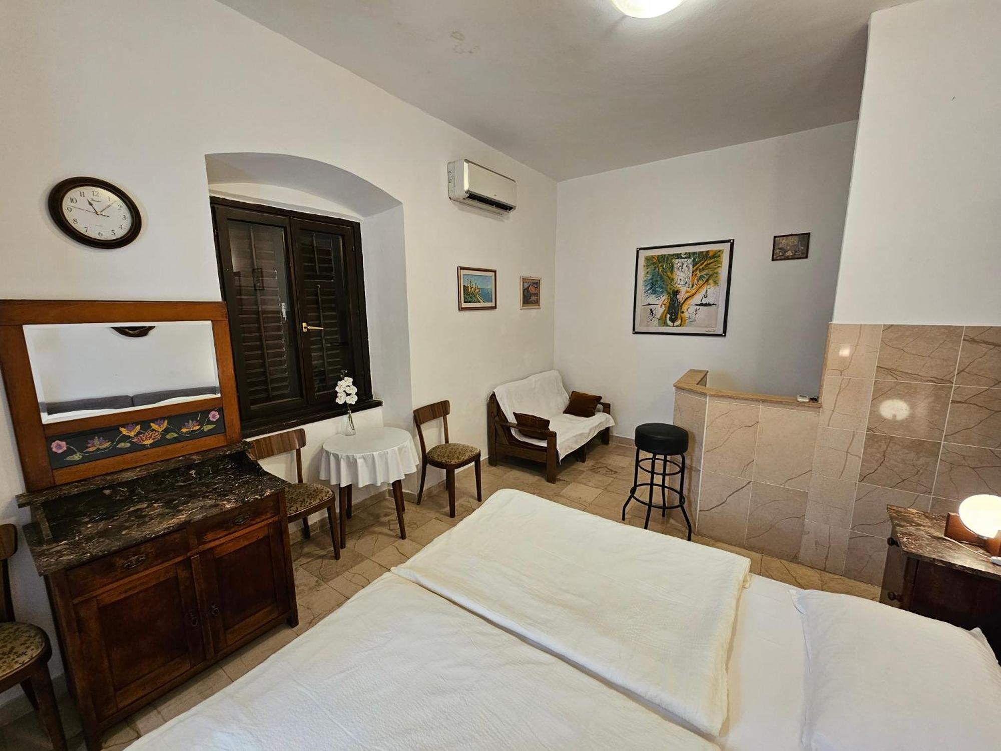 Center Room D16 In The Ancient Roman Palace Split Bagian luar foto