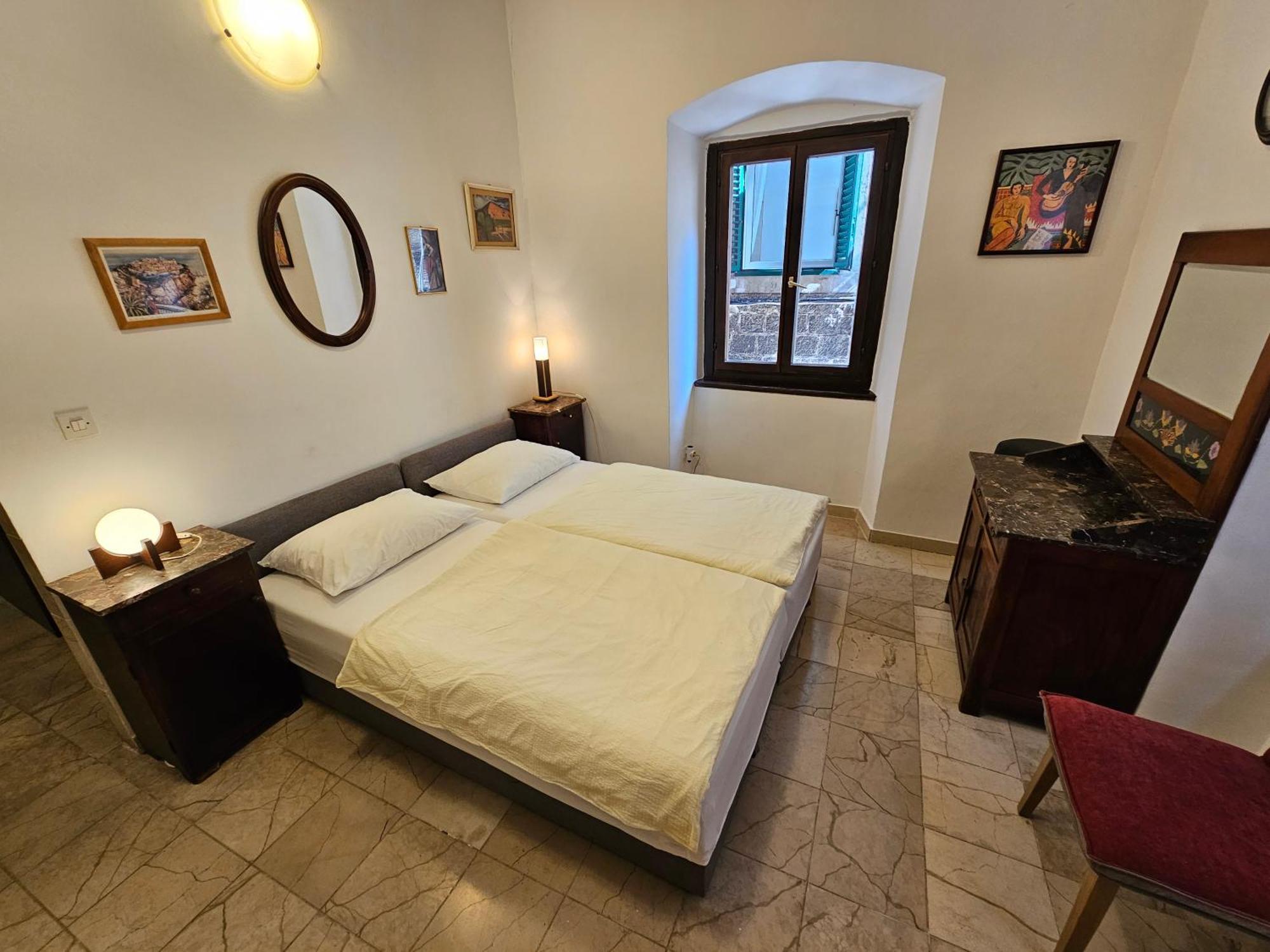 Center Room D16 In The Ancient Roman Palace Split Bagian luar foto