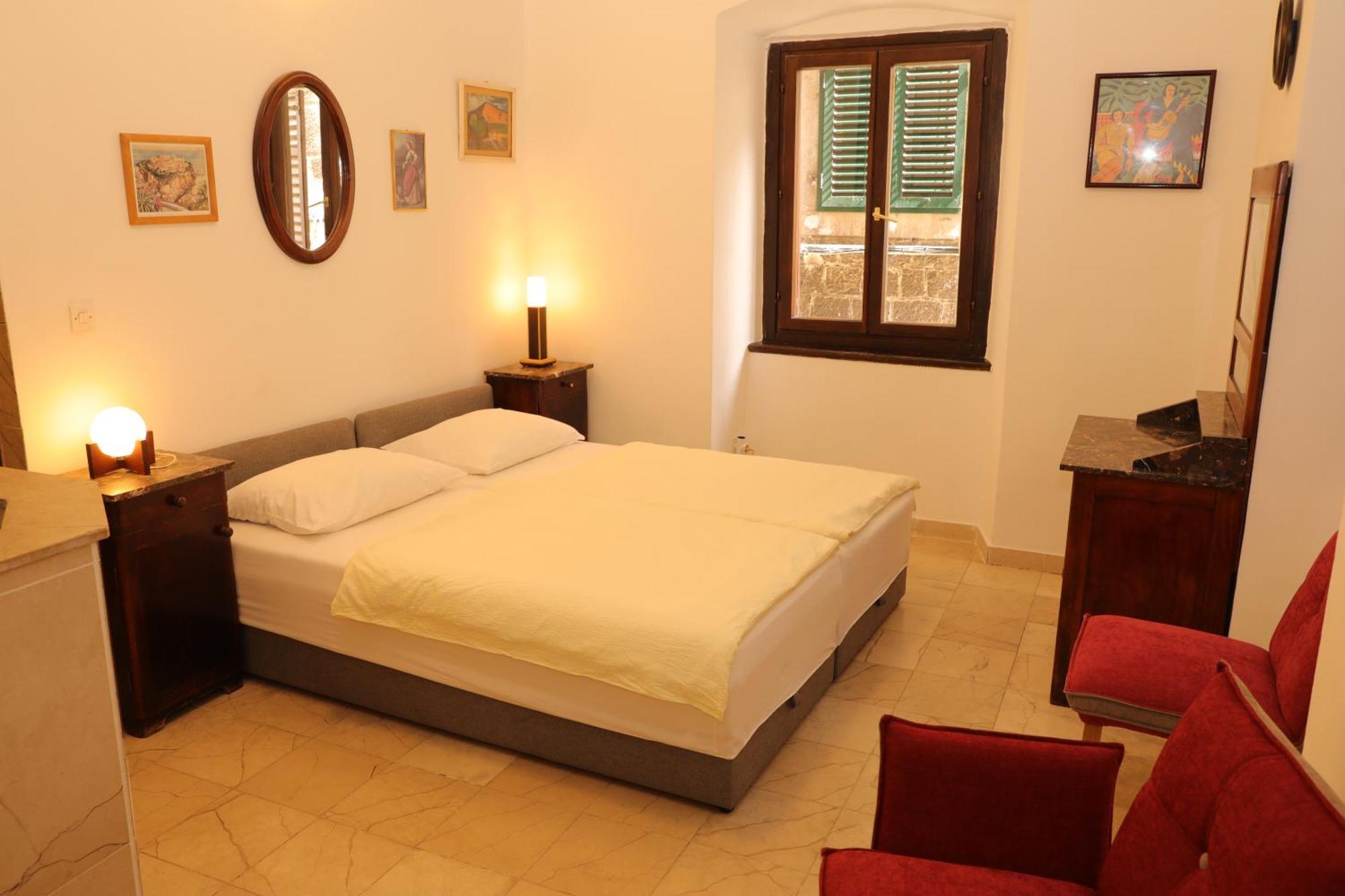 Center Room D16 In The Ancient Roman Palace Split Bagian luar foto